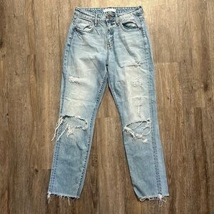 HIDDEN DISTRESSED JEANS (SIZE 25)